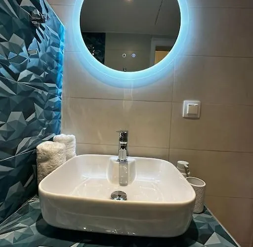 Tiny Nest